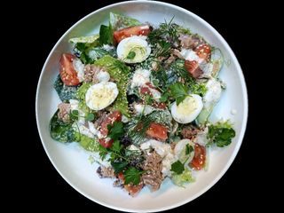 Салат з тунцем