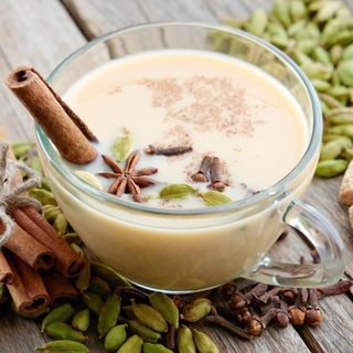Пряный молочный чай