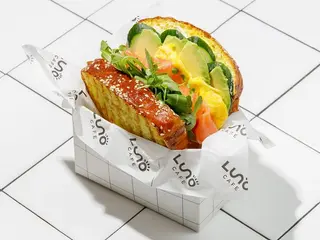 Egg Drop Sandwich Cu Somon