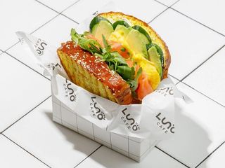 Egg Drop Sandwich Cu Somon