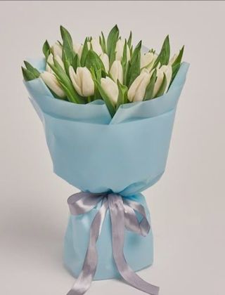 Букет з 21 шт білих тюльпанів