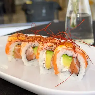 219A. Salmón Uramaki