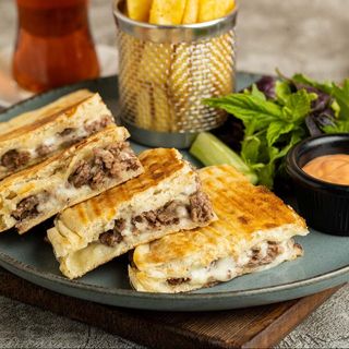 Kavurmali & Fried Egg Toast