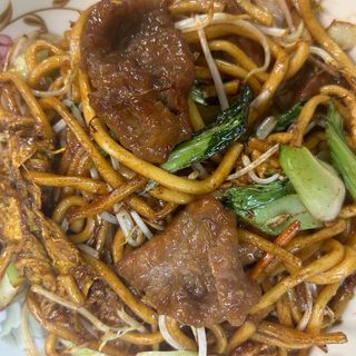 151. Ramen con vitello e verdure saltato