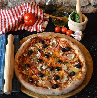 Pizza 4 Estaciones Mediana (35 cm.)