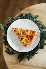 Кіш з лососем