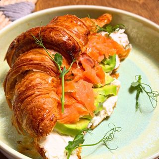 ორაგულის კრუასანი /Salmon Croissant