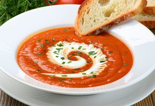 Zupa pomidorowa z makaronem