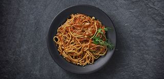  Pirinčane nudle sa povrćem i piletinom u hoisin sosu