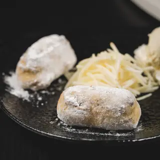 Pržena čokolada sa ljutom papričicom i sladoledom od vanille