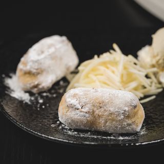 Pržena čokolada sa ljutom papričicom i sladoledom od vanille