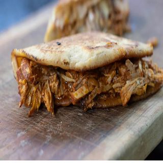 Bocadillo solo de carne mechada