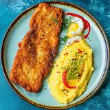 File de dorada prajit cu mamaliga