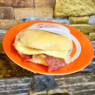 Hamburguesa Con Queso Y Bacon (Pan Redondo)