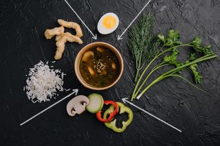 Supa cu carne de pui si ou