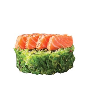 Уакаме със запечена сьомга