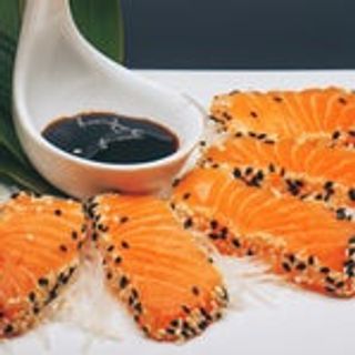 33. Salmone tataki 8 pezzi