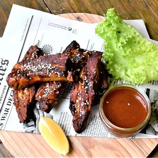 Свински ребърца с BBQ сос (400г)