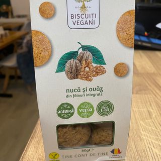 Biscuiti vegani nuca si ovaz