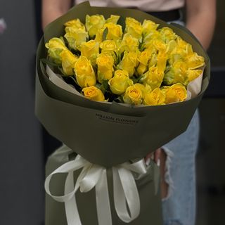 33 жовті троянди 