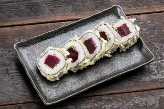 Tuna tempura maki