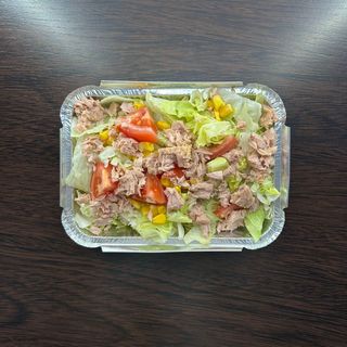 Insalata mista con tonno e mais