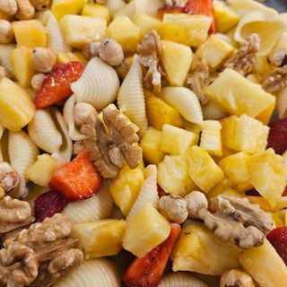 PASTA CON FRUTTA SECCA E FRESCA