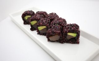 311-Uramaki black maguro