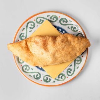 Pizza fritta con ciccioli