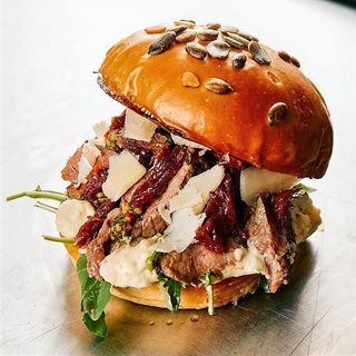 Umami steak burger & truffle mayo