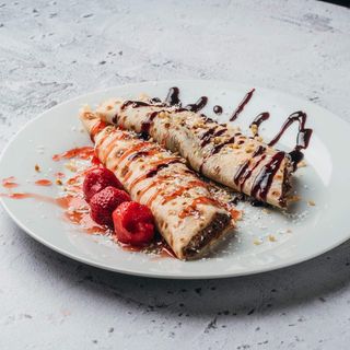 Palačinka sa Eurokremom Takovo i orasima