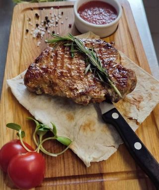 Клаб-стейк зі свинини (160/40г)