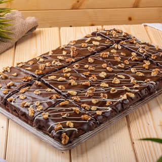 Домашно шоколадово брауни с орехи - 1 парче