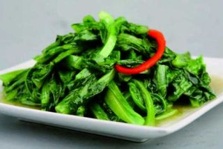 115 Жареный юмай-сай 素炒油麦菜