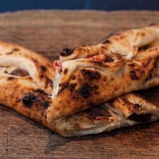 Sfilocione tuma e salsiccia di palazzolo acreide