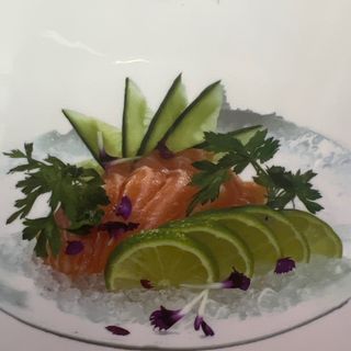 72 Sashimi salmon