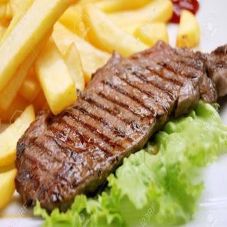 Bisteck, Patata Y Ensalada