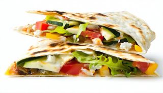 Squacquerone, verdure grigliate, pomodoro e insalata