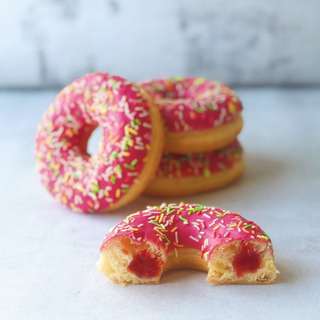 Донат Клубничный