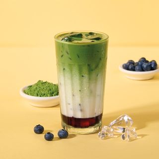 Cool Matcha Jagodowa