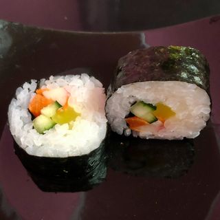 Futomaki Surimi, Takuan, Zanahoria y Pepino (10 Pzs.)
