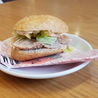 Pulga De Queso Tierno Y Aguacate