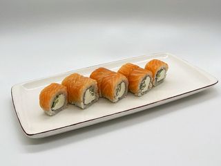 Філадельфія з лососем та огірком