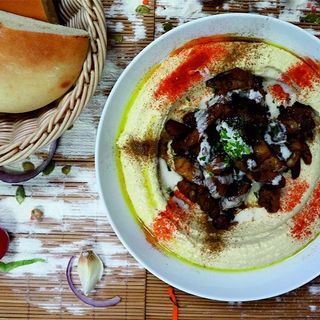 Hummus shaorma pui