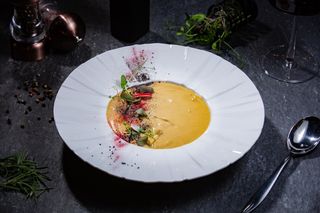 Supă cremă de hribi și trufe negre