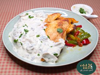 PIEPT PUI CU SMANTANA SI CIUPERCI..