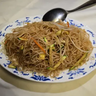 55 Spaghetti di riso con verdure e uova