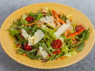 Salata sa tri vrste sira