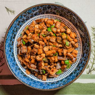 Tagliatelle con melanzane, peperoni verdi e maiale 100/250 g