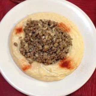Hummus con carne